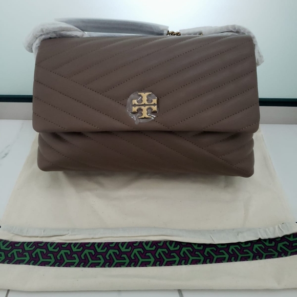 Tory Burch Handbags - KIRA CHEVRON CONVERTIBLE SHOULDER BAG Tory Burch Handbags - KIRA CHEVRON CONVERTIBLE SHOULDER BAG